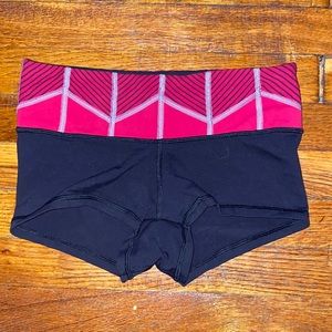 Lululemon reversible boogie short